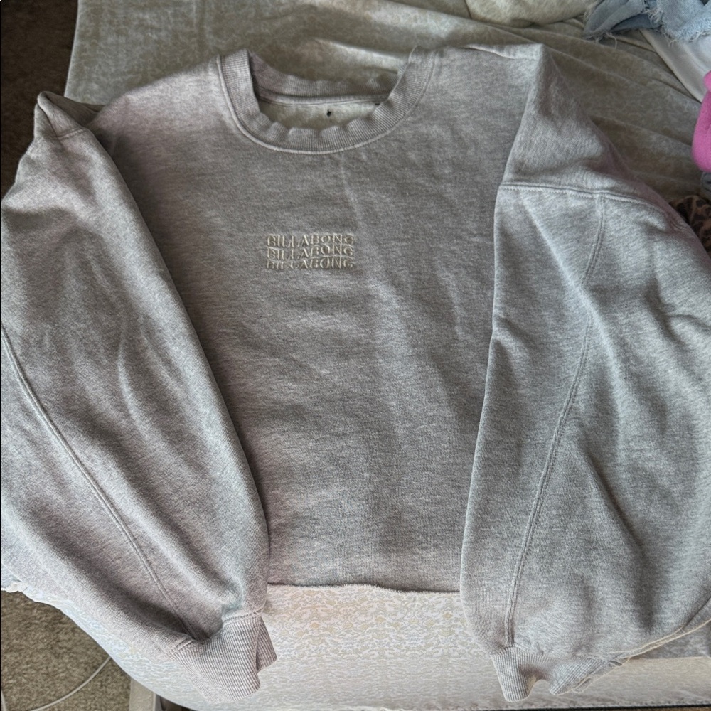 Gray Crewneck Sweatshirt
BILLABONG